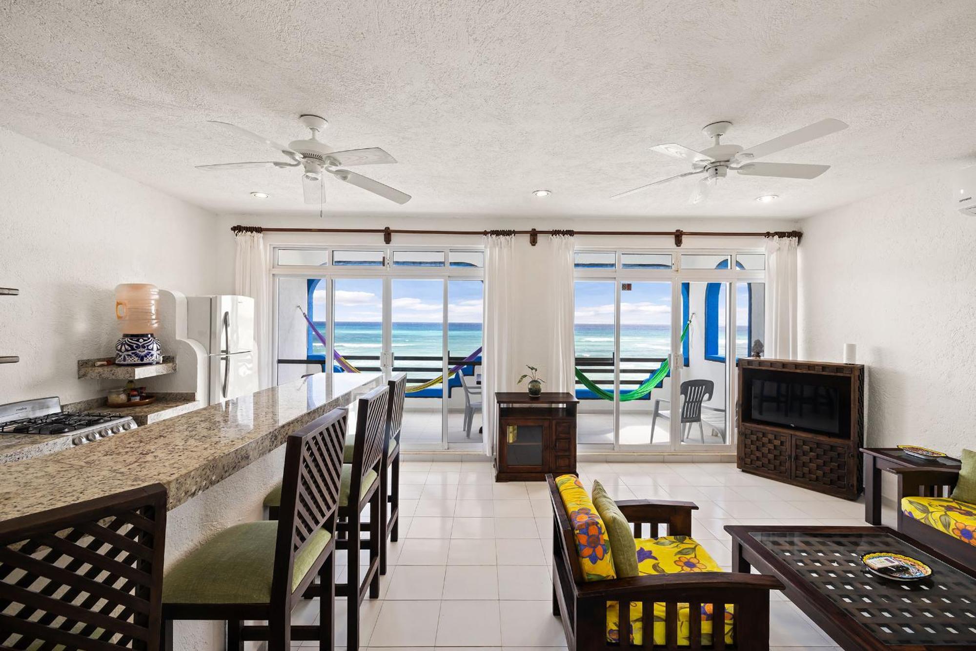 אקומל Del Sol Beachfront מראה חיצוני תמונה